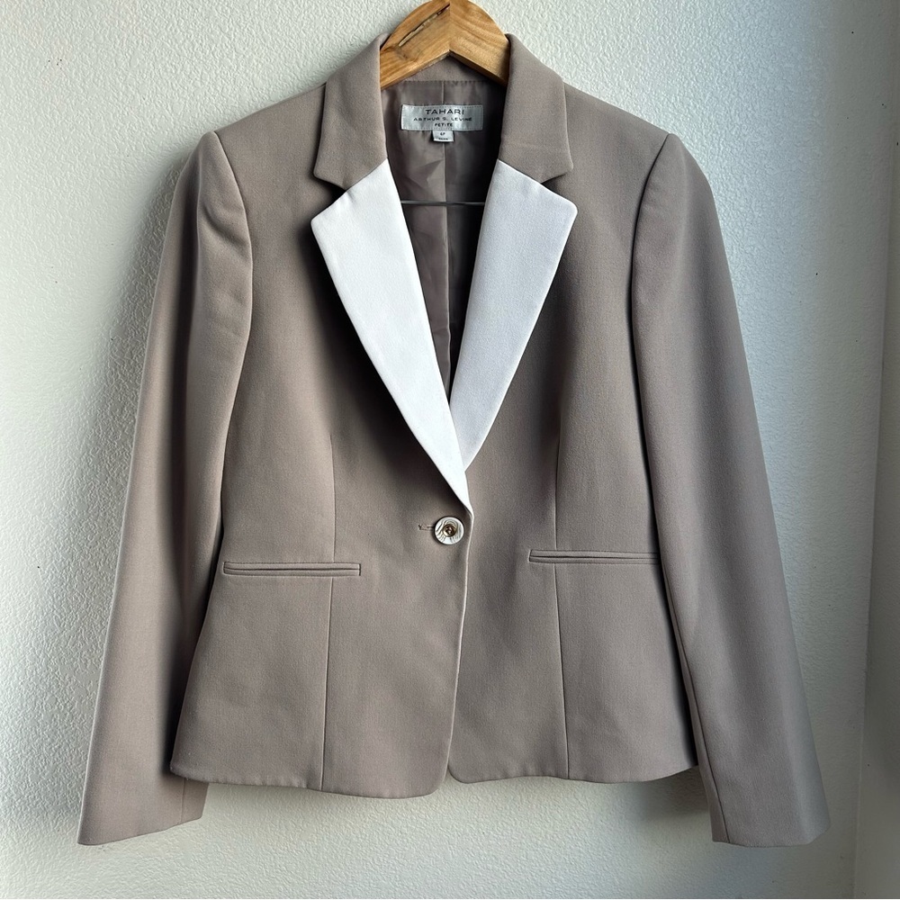 Tahari | Tan Blazer with White Collar Detail